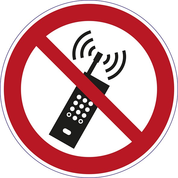 ISO 7010 - P013 - eingeschaltete Mobiltelefone verboten